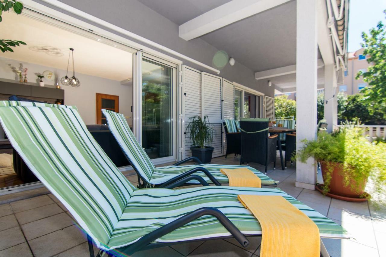 Flora Apartment Трогир Екстериор снимка