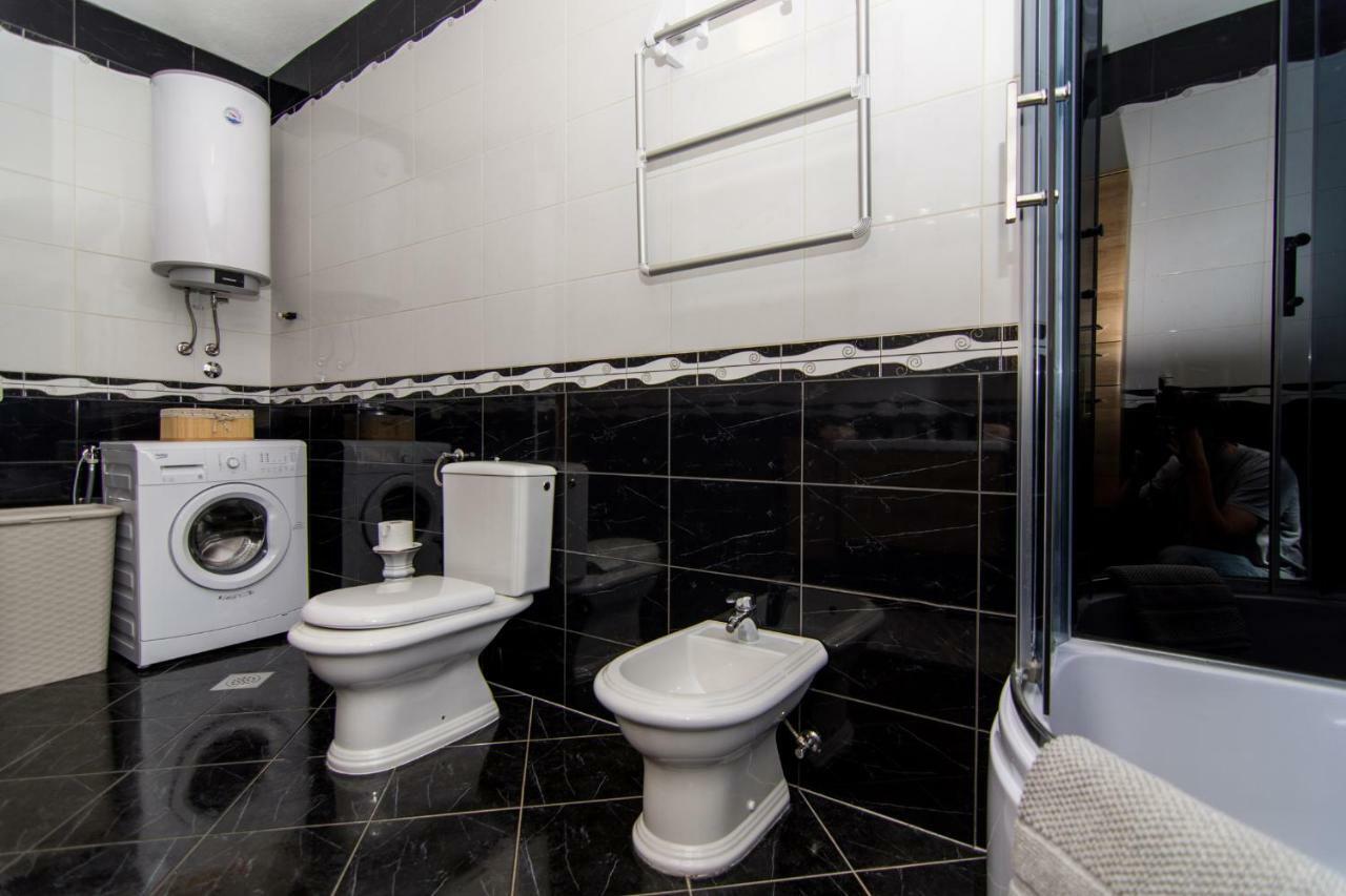 Flora Apartment Трогир Екстериор снимка