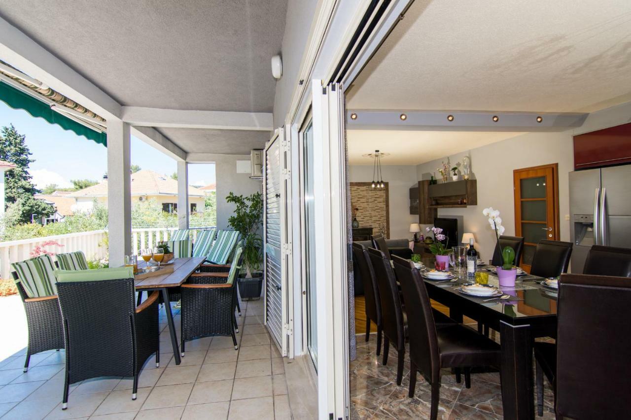 Flora Apartment Трогир Екстериор снимка